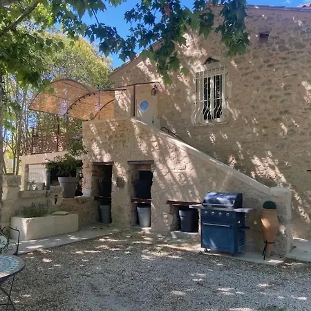 Douce Escapade Bed & Breakfast 3*